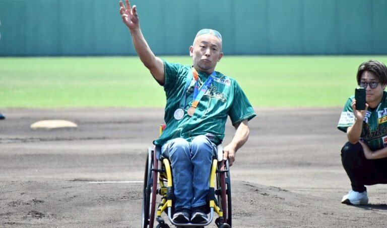 7月5日、廣道純さんが関西独立リーグ公式戦で始球式