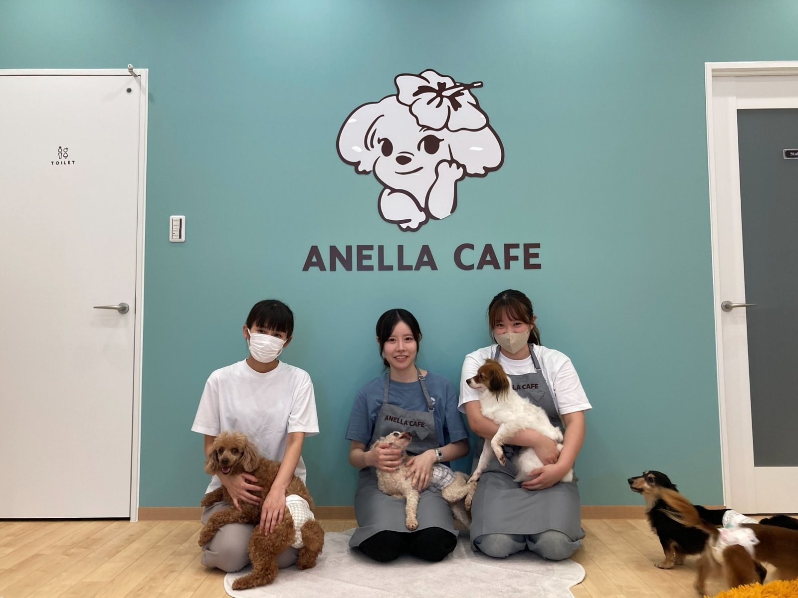 ANELLA CAFE大阪堺店のスタッフたち