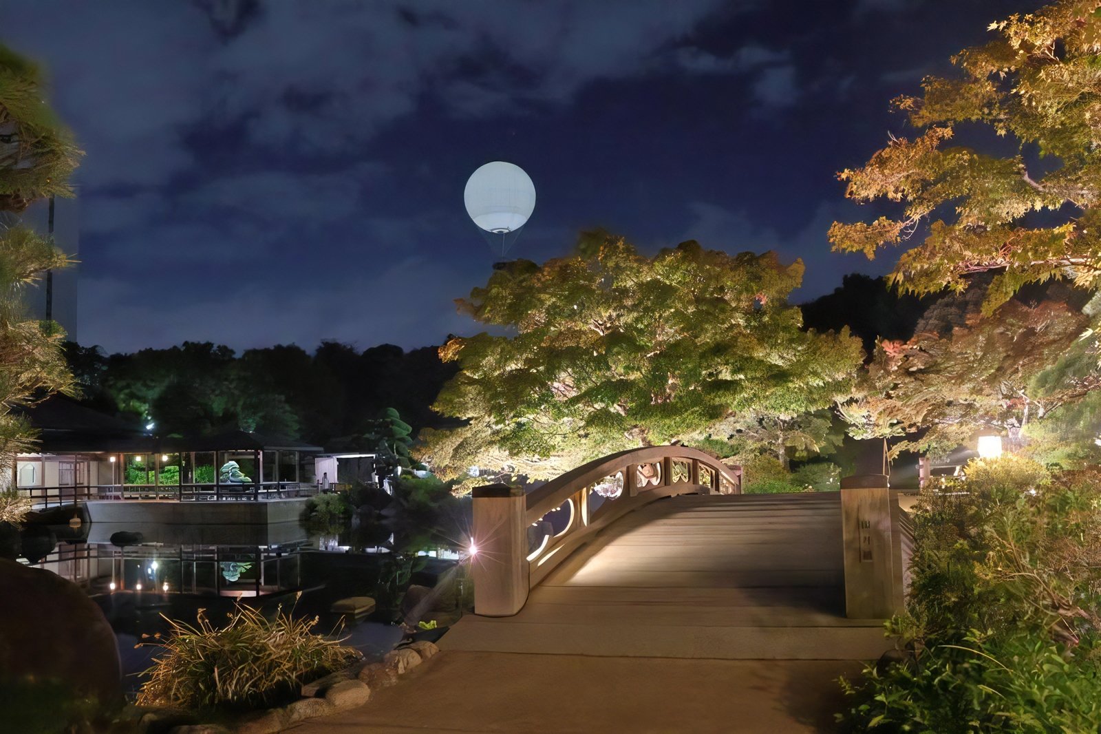 夜間の大仙公園日本庭園