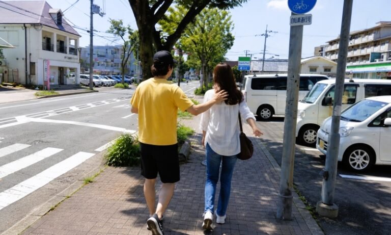 堺市堺区榎元町5丁で肩をたたかれつきまとい　8月10日