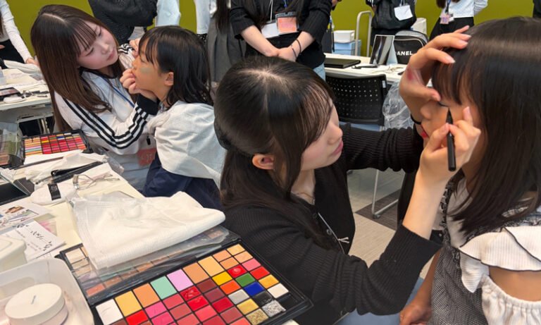 イオンモール堺北花田で学生のファッション＆ヘアメイクショー　8月21日開催
