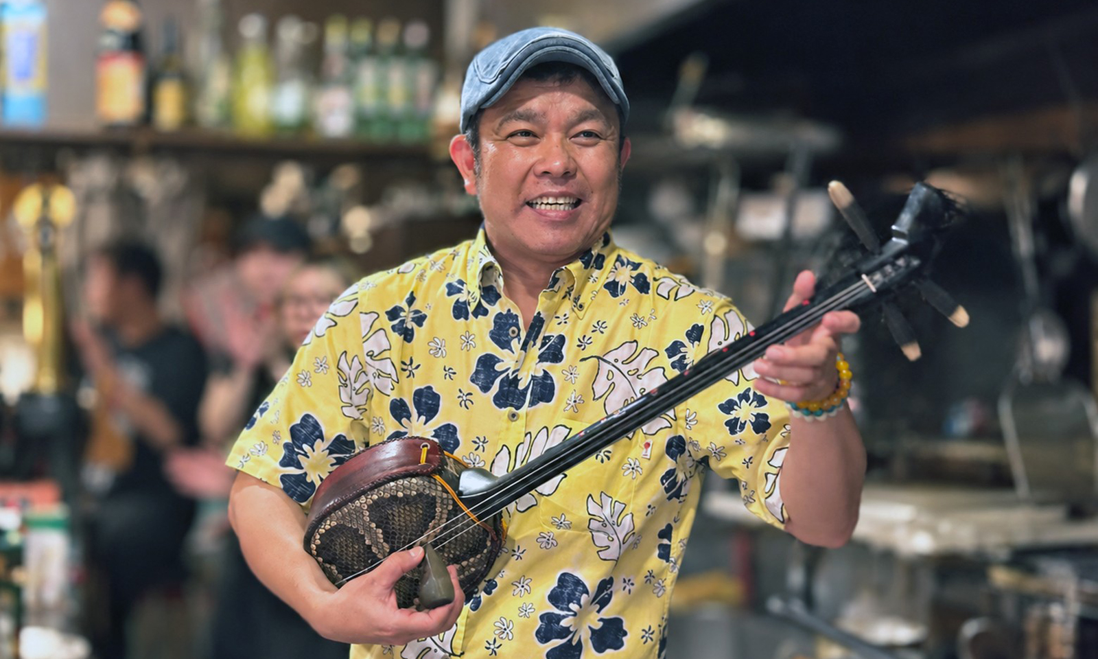 イタリア食堂 satchmo（サッチモ）にてライブ中の石垣島みーくん