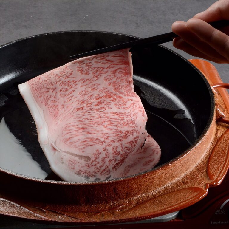 「じゅろく 堺泉北店」の和韓プルコギ、特選和牛の和韓チャドルバギ、蒸籠蒸し和韓シルクポッサム、和韓スンドゥブ、店舗内観イメージをまとめたギャラリー画像
