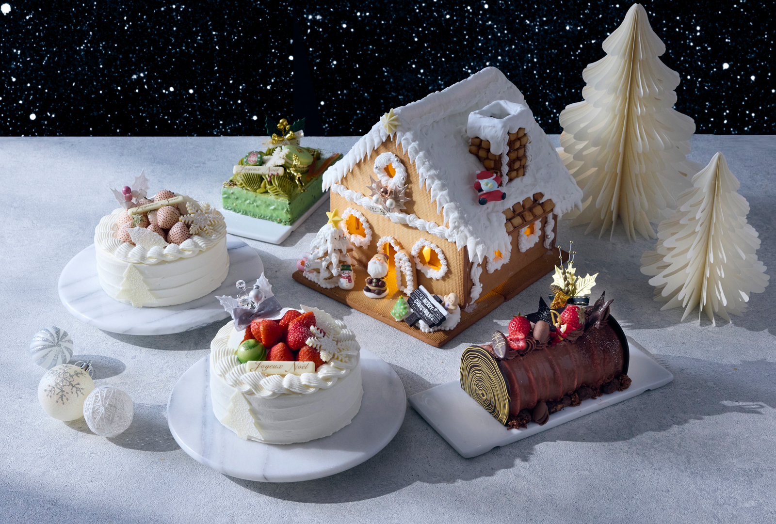 アゴーラ大阪堺のクリスマスケーキ4種。白苺のショートケーキ、ヘクセンハウス、ブッシュ・ド・ノエルなど
