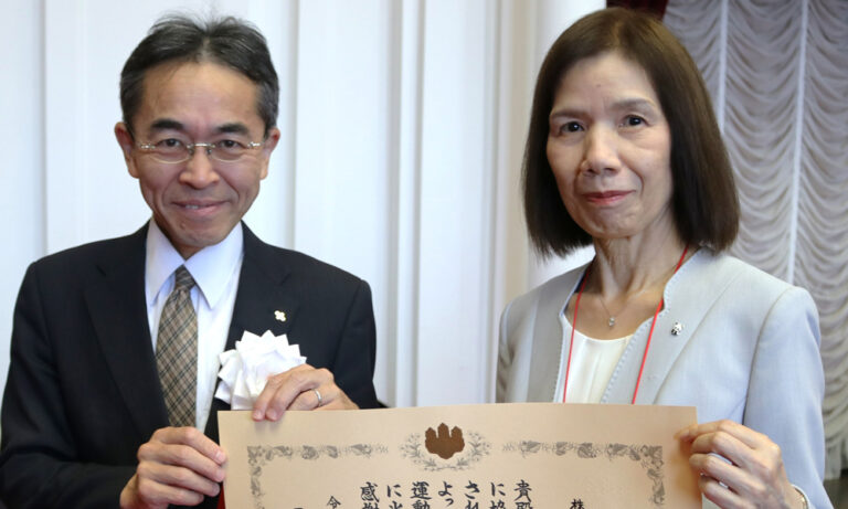 堺本社のサカイ引越センター、11年連続の献血活動で厚生労働大臣から感謝状